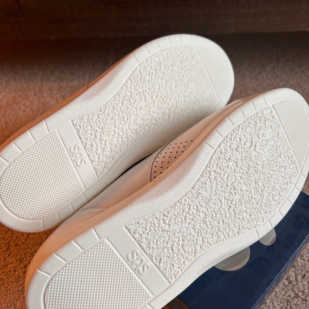 SAS Free White Sneakers Size 11 Double Wide 0083-049-60110 Brand New, Never Worn - Picture 4 of 13